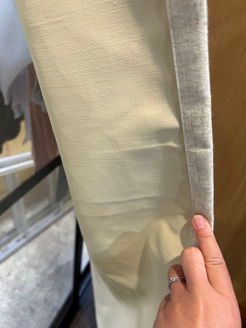 べージュ　リネン風ドレープカーテン　一級遮光　1.5倍ひだ