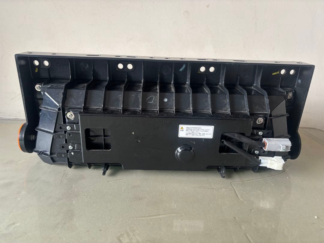 小糸製作所テールランプ三連　ノーマルタイプ 右