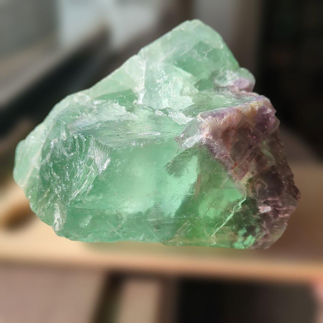 【年末特別セール60％OFF】大きなフローライト原石　パワーストーン　置物