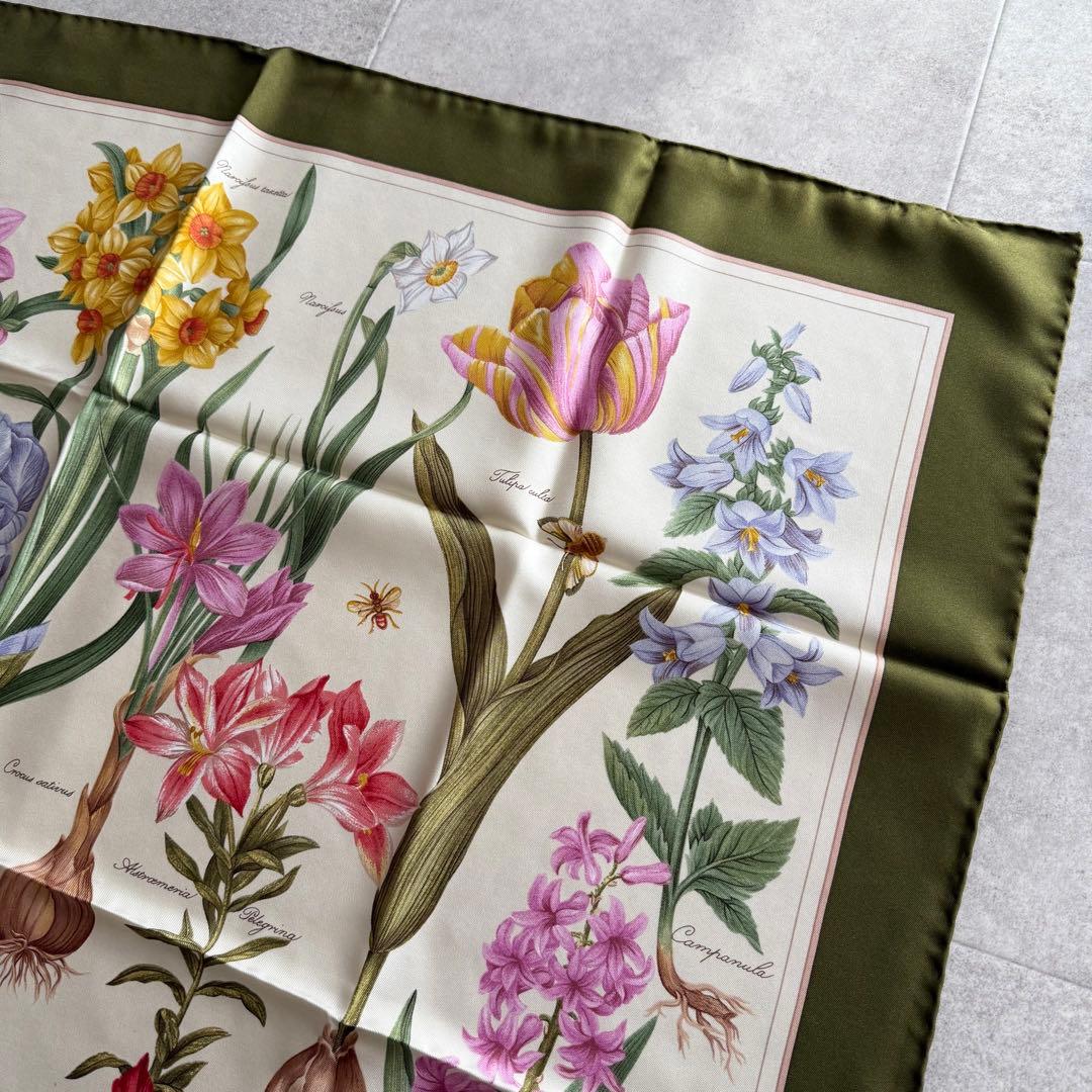 グッチ　大判スカーフ　花柄　ボタニカル　85cm×86cm グリーン　シルク