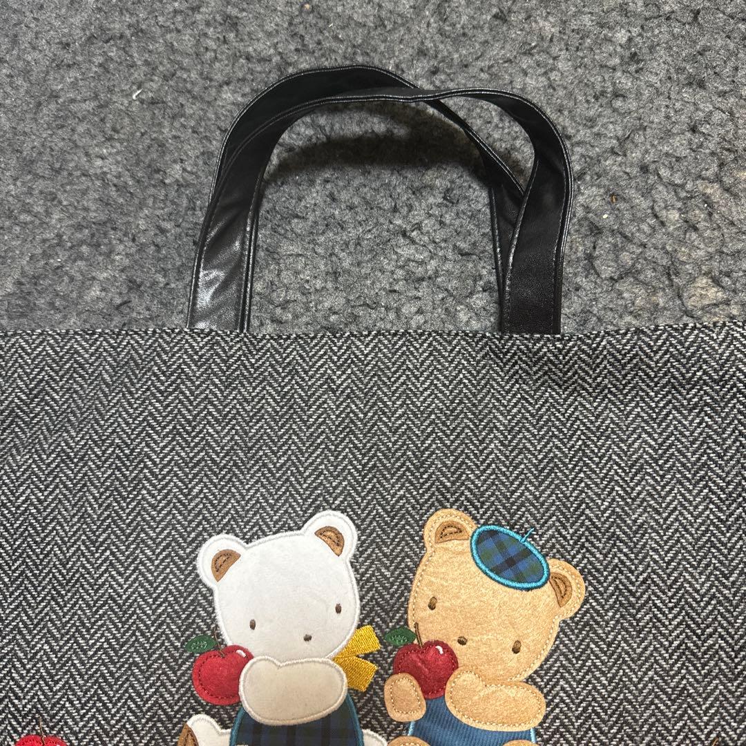 クマ刺繍のトートバッグ 大きめ