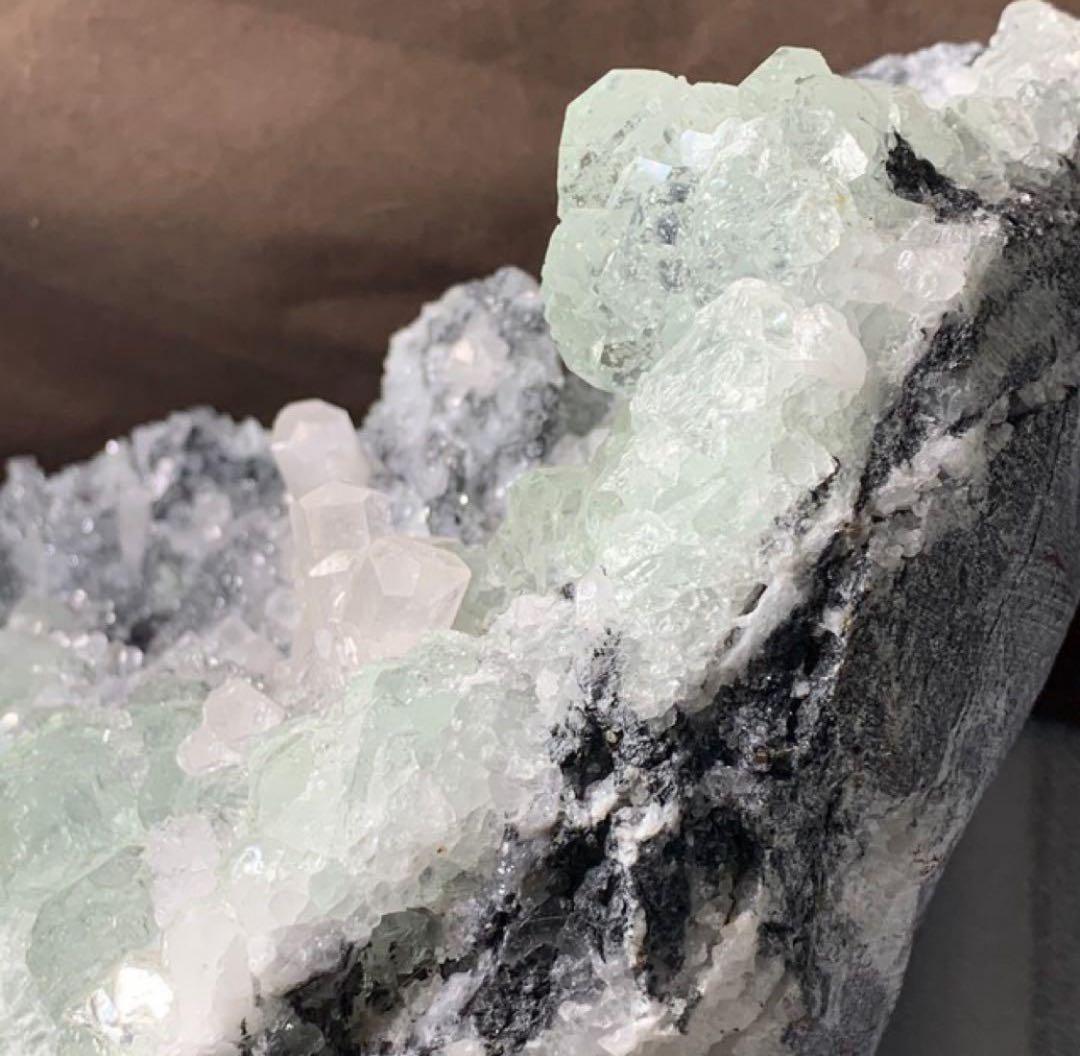 自然の神秘☆大型淡いグリーンフローライト原石クラスター