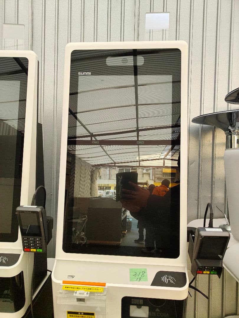 液晶　券売機　動作品！保証あり １台の値段　２台あります。 自動レジスタンド