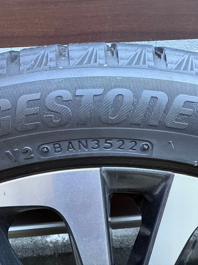 ヤリスクロス純正18インチホイール、スタッドレスVRX3 4本セット