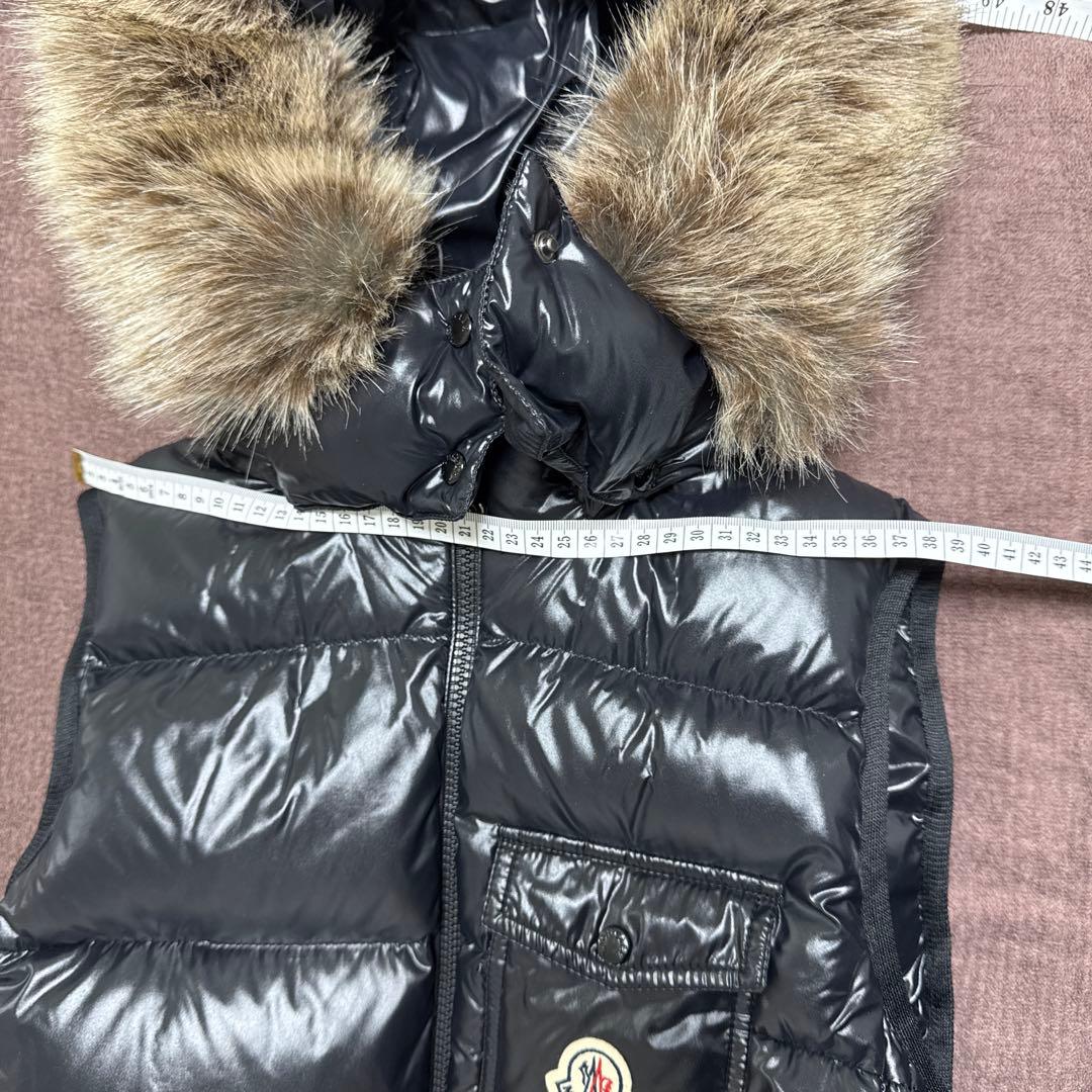 MONCLER ブラックファー付きダウンベスト　サイズ　2