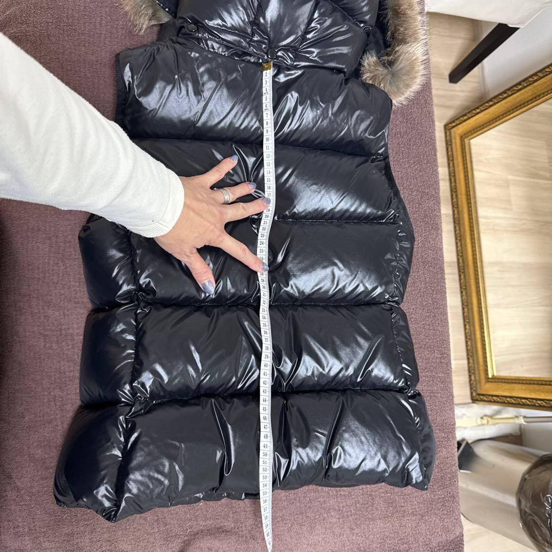 MONCLER ブラックファー付きダウンベスト　サイズ　2