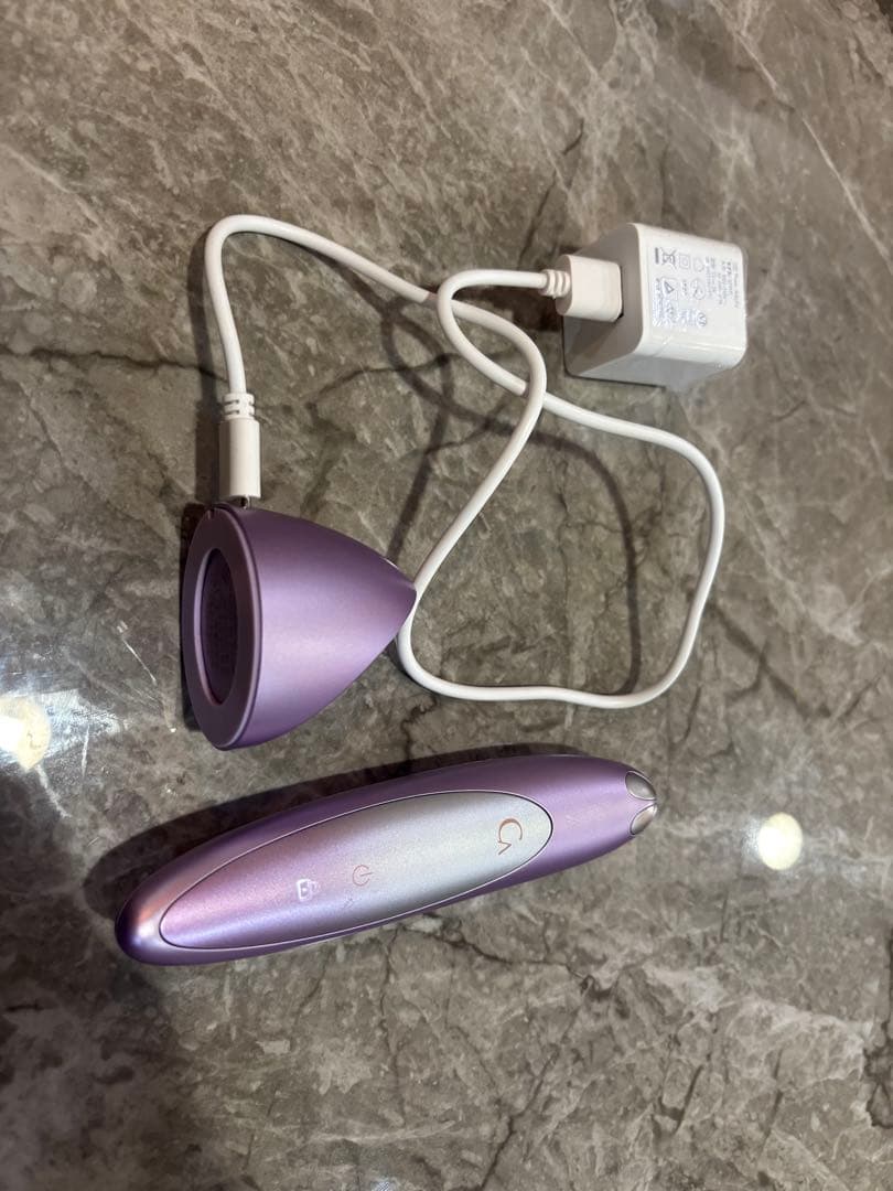 目もとエステ・マッサージャー パープル　クリアージュアイリフトプラス