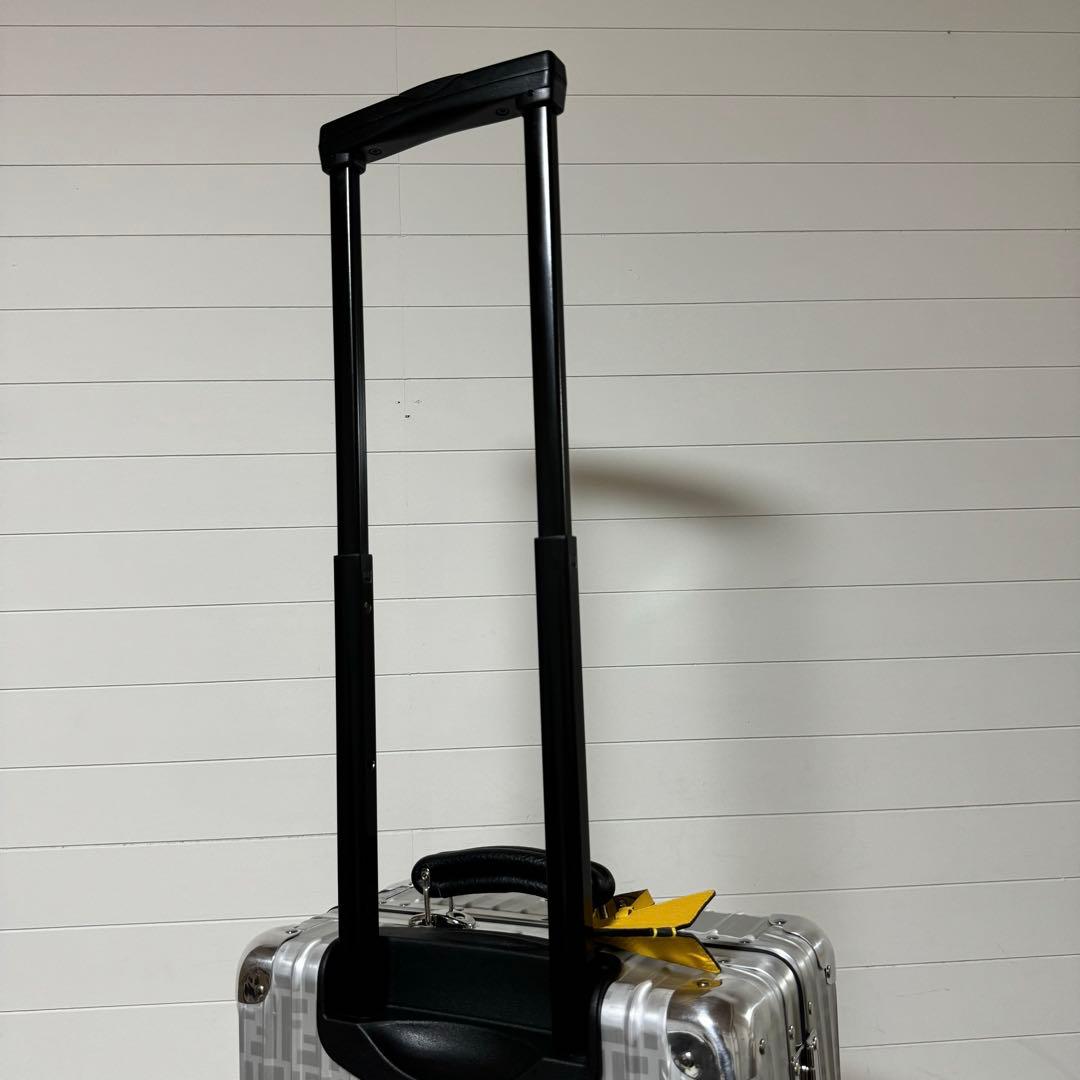 未使用✨RIMOWA×FENDI リモワ　フェンディ　コラボキャリーケース　４輪
