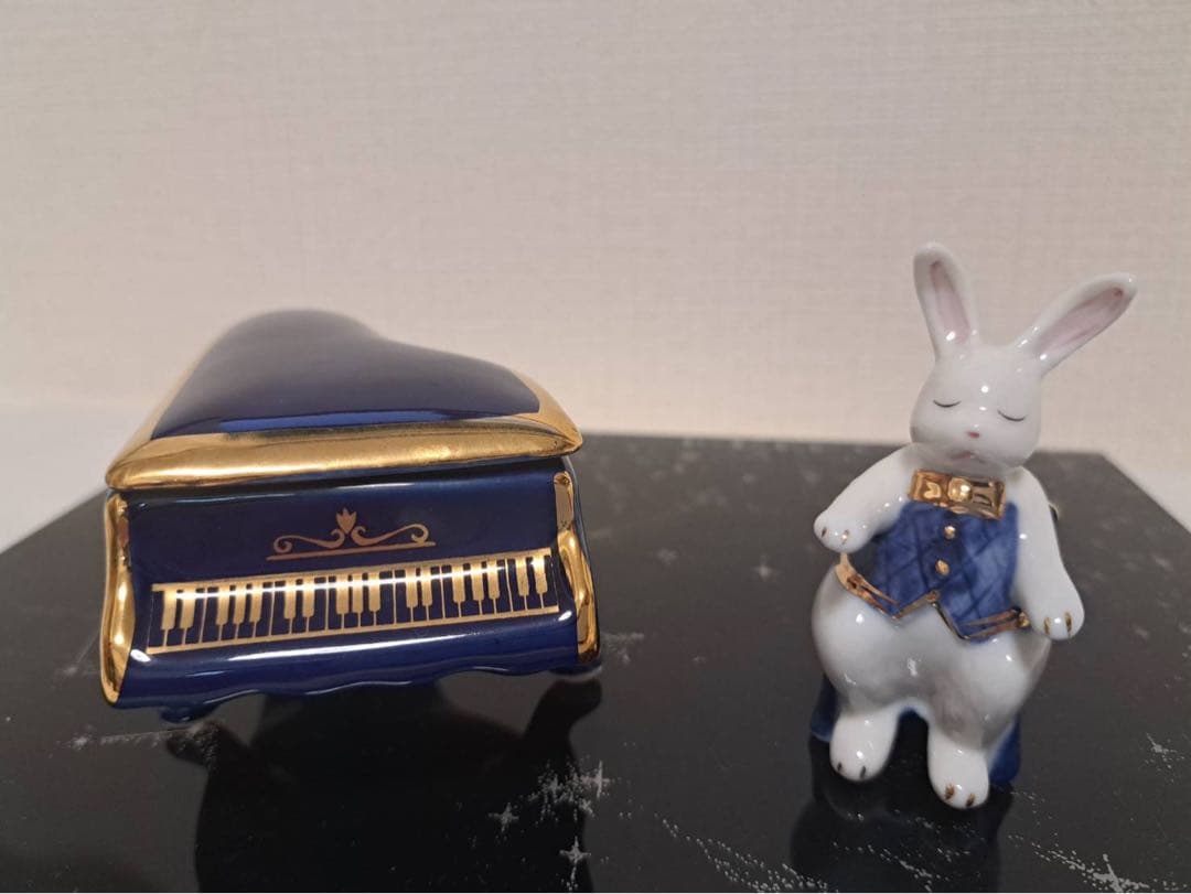 Dolly’s Rabbit オーケストラセット 陶器 うさぎ ピアノ 置物
