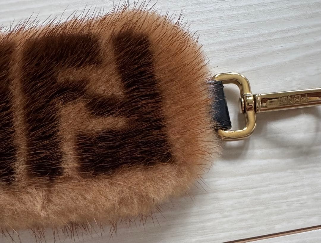 FENDI FFロゴ ミニストラップyou 年始セール♡
