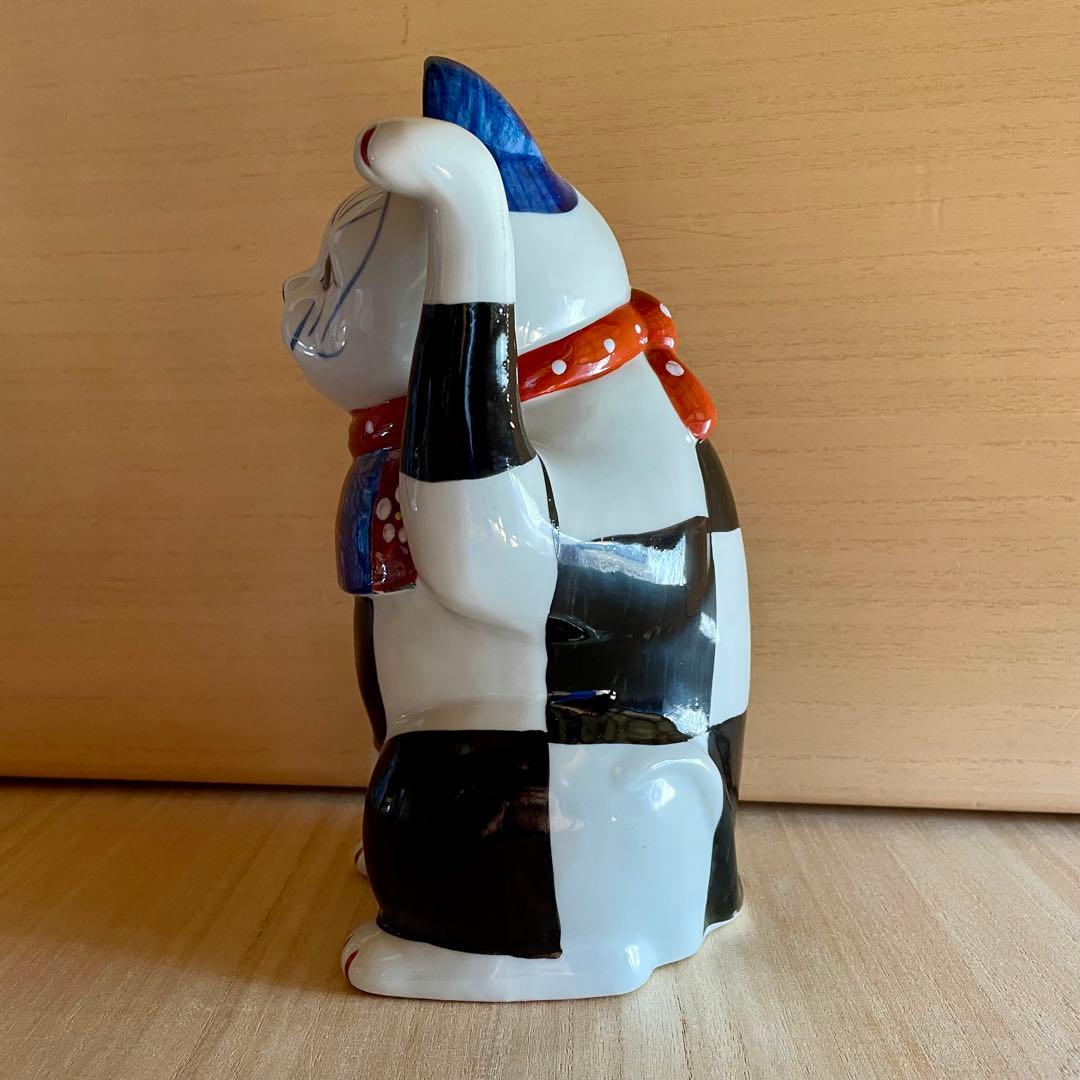 【未使用】赤絵市松猫　招き猫　瀬戸焼　左　まねきねこ　置物　縁起物