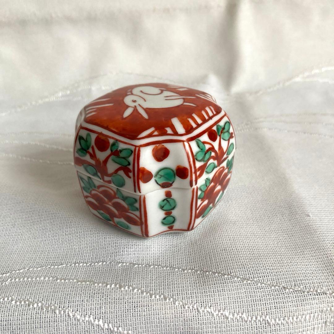 【新品未使用】香合　赤絵 卯 入角　徳泉窯　西村徳泉