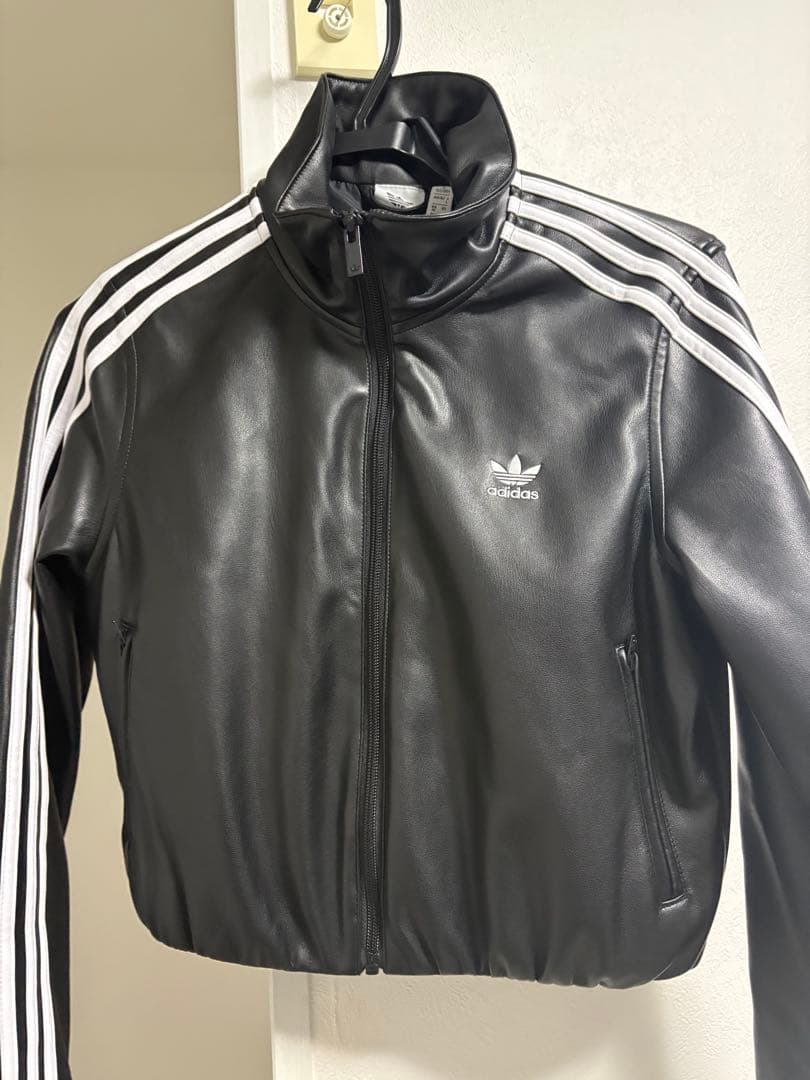 adidas 合成皮革ジャケット M 黒 3本ライン