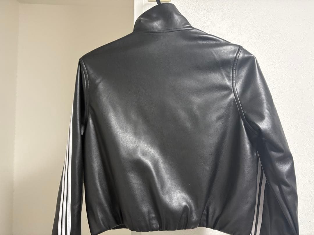 adidas 合成皮革ジャケット M 黒 3本ライン