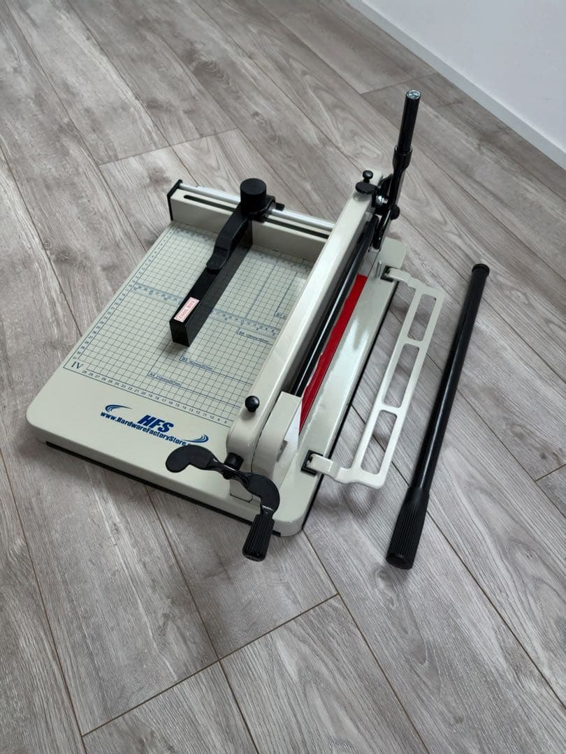 HFS(R) ペーパーカッター (A4 ホワイト) 大型裁断機