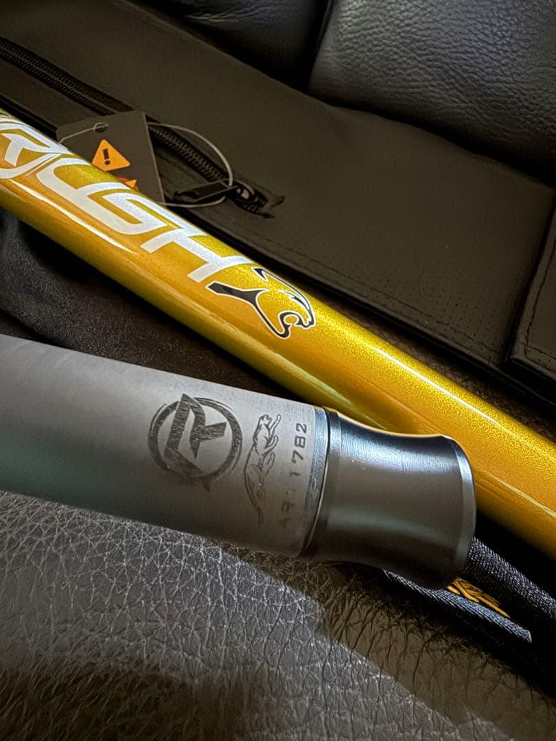 PREDATOR BK RUSH GOLD NO WRAP ビリヤードキュー