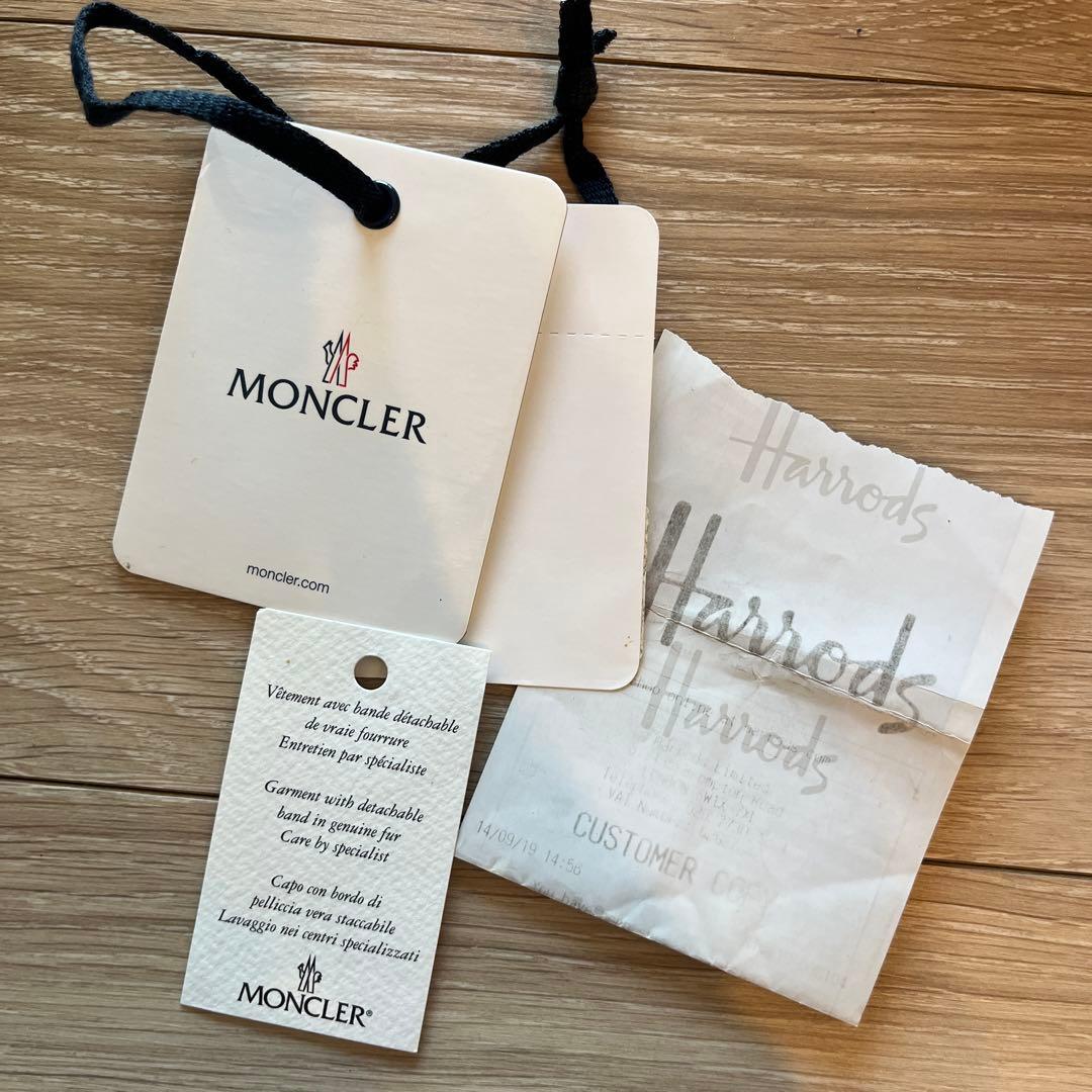 MONCLER フード付きブラックダウンジャケット