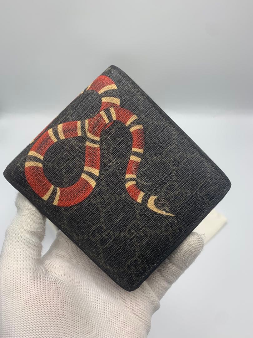GUCCI 二つ折り財布　キングスネーク　ベージュ系　GGスプリーム