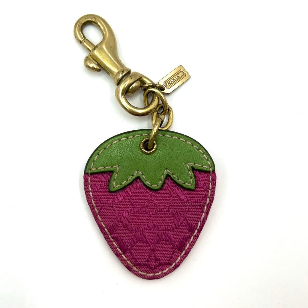 美品 コーチ 654 バッグチャーム キーホルダー イチゴ シグネチャー