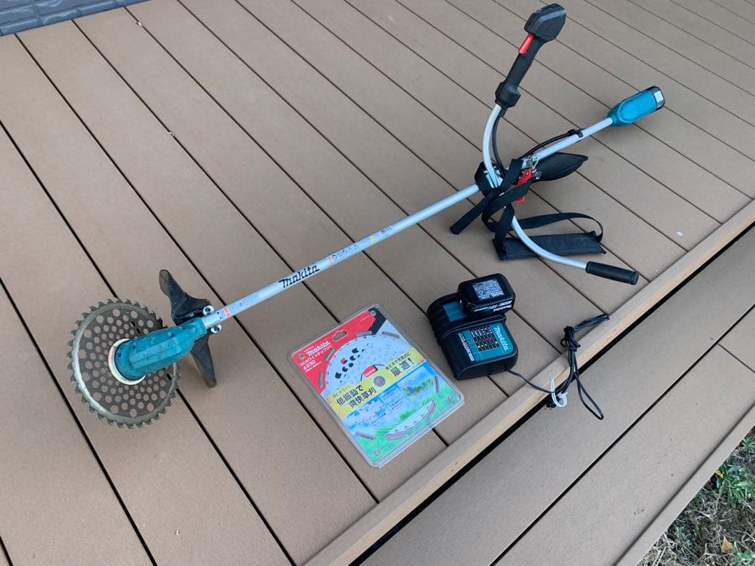 ごりてゃん完動品 Makita コードレス草刈り機