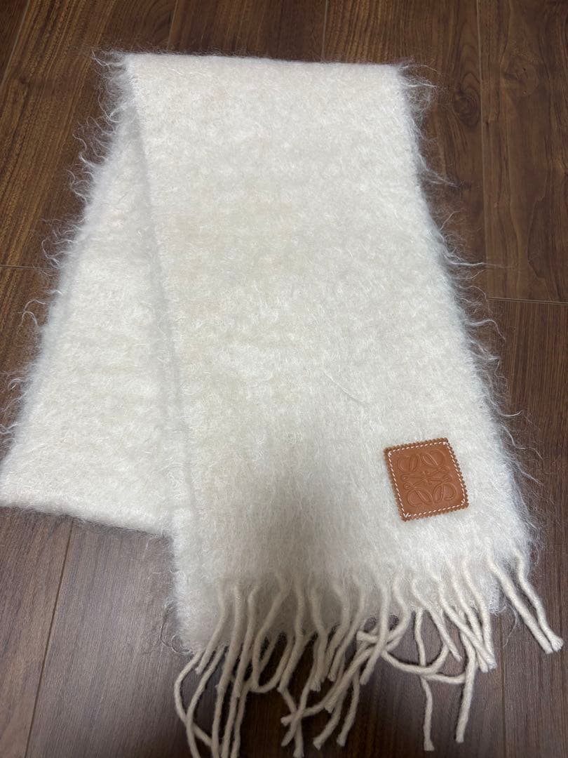 LOEWE モヘアマフラー　ホワイト