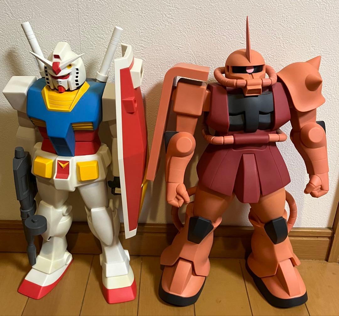 ガンダム シャア専用ザク ビックソフビ　フィギュア　セット　美品　おまけ付き