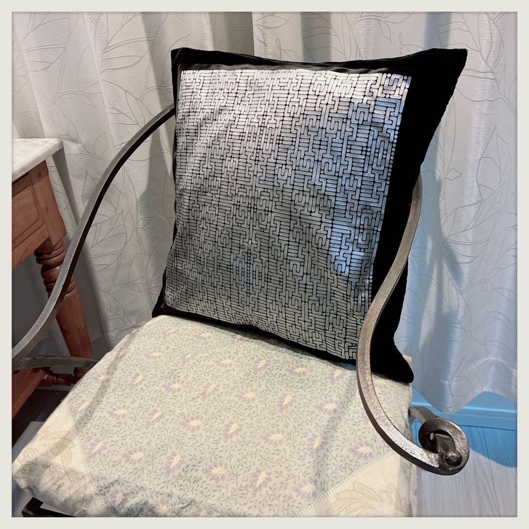 スコティッシュヴィンテージ　クッションカバー　黒+赤と黒+青2枚組セット