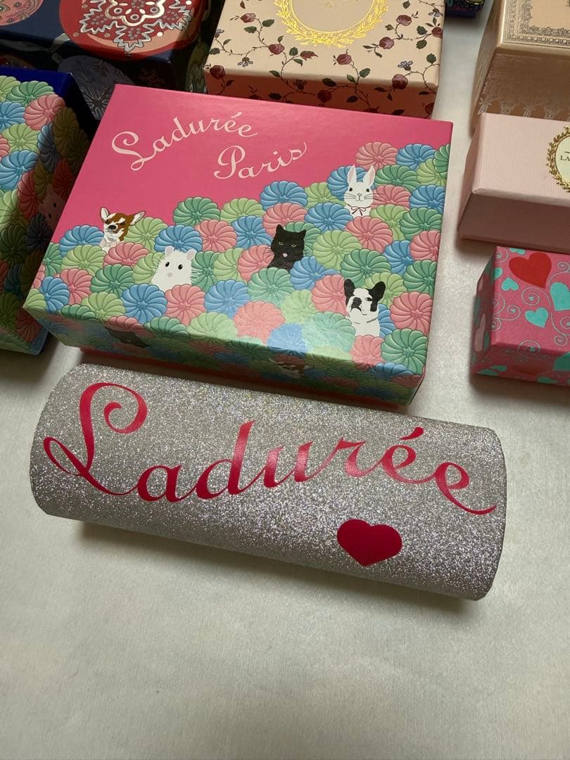 Ladurée マカロン箱 多様なデザイン