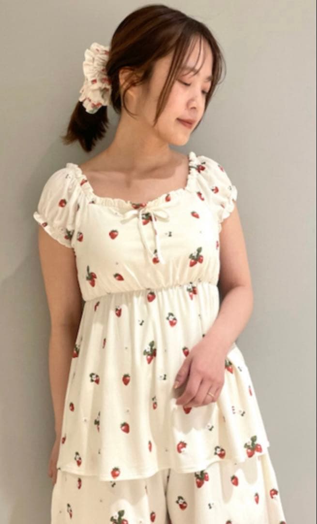 ジェラートピケ　いちご柄ルームウェア　セットアップ