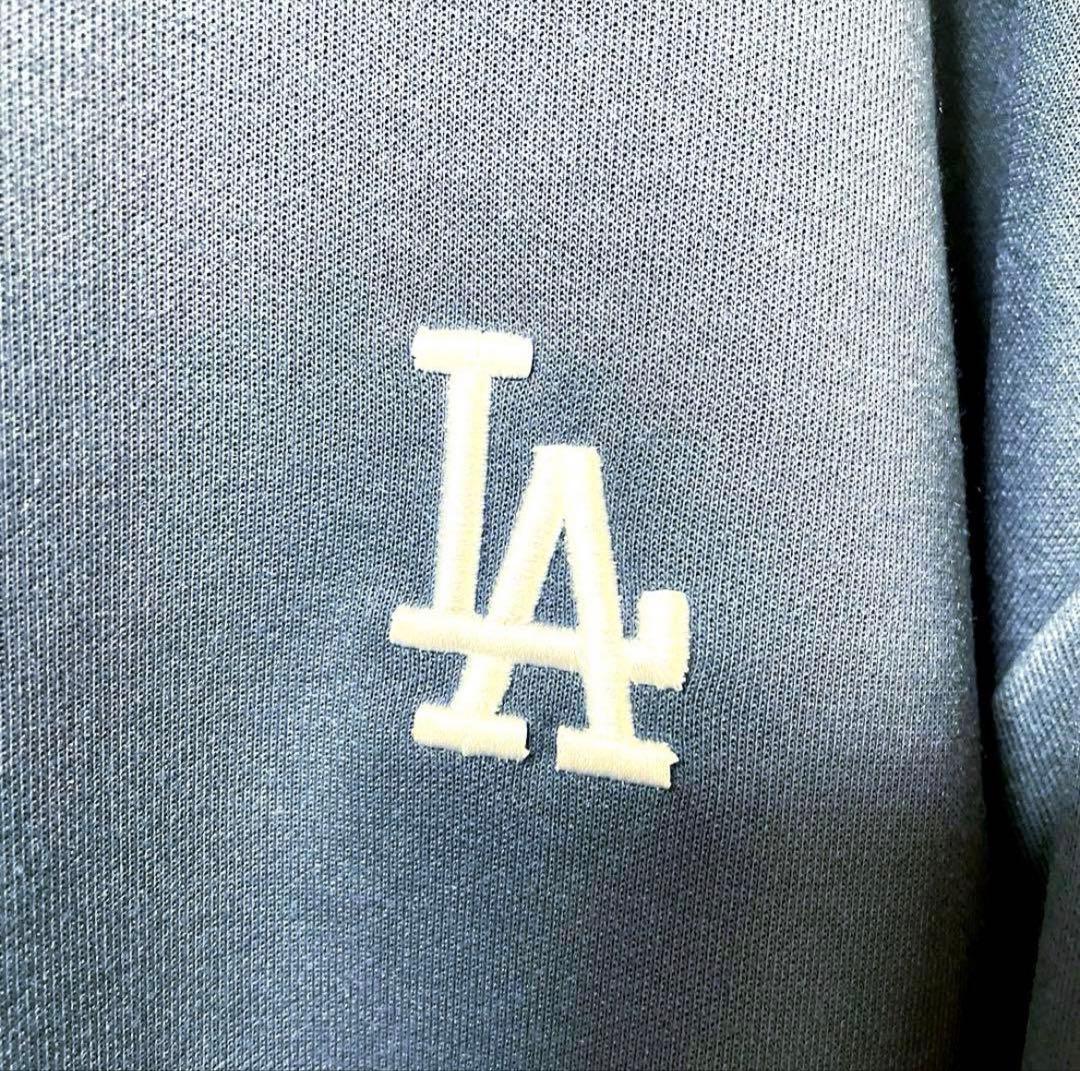 新品　ドジャース　 パーカー　スウェット　刺繍ロゴ　バックプリント　3L