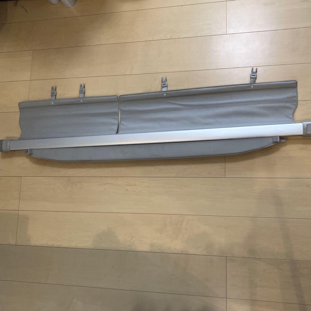 プリウスαトヨタ純正トノカバー