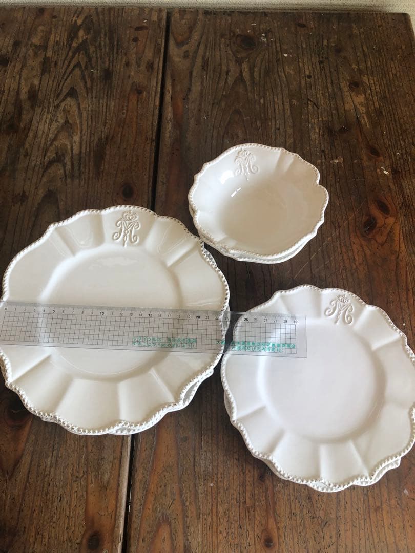 お値下げ　ディスプレイ　お皿2枚（大）お皿2枚（中）ボウル2枚　オシャレ