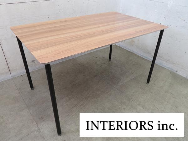 美品■インテリアズ■アルミ×木目/エルム■TEE■ダイニングテーブル■21万円