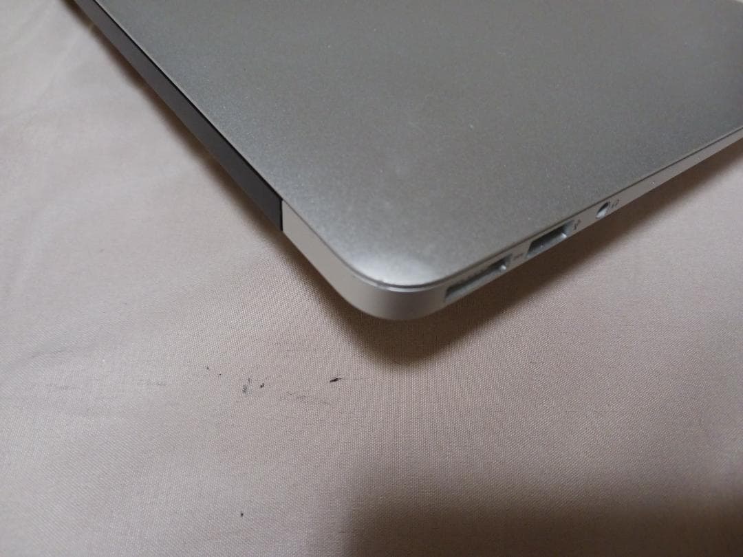 MacBook Air 11インチ　動作品　ACアダプター付属