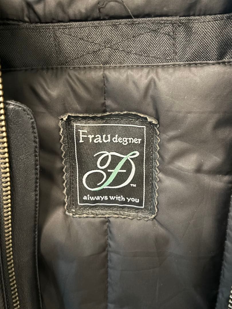 デグナー　FRAU DEGNER ブラックレザージャケット フード付き