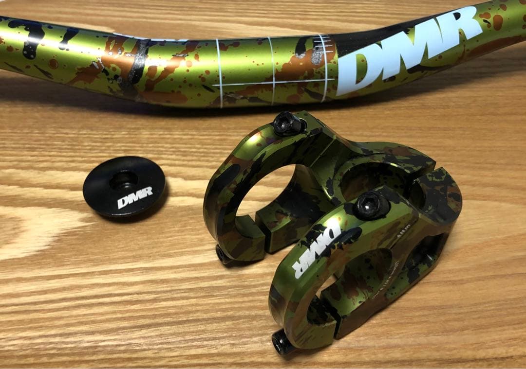 DMR BIKES liquid camo Green 　ステム＆ライザーバー