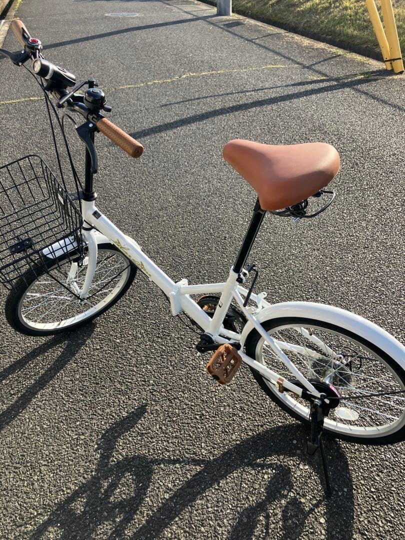 Three Stones折りたたみ自転車 ホワイト 20inch 6段変速