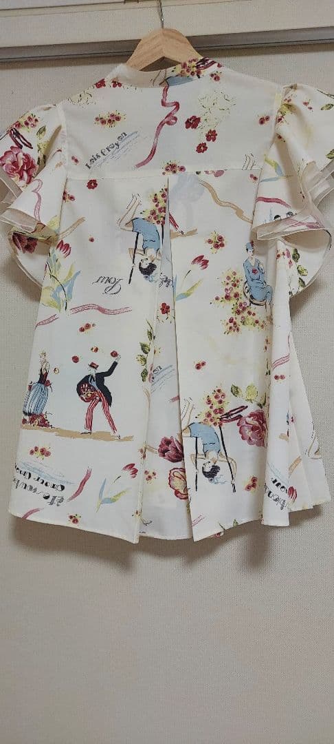 人気即完売品　ロイスクレヨン アンジェラブラウス