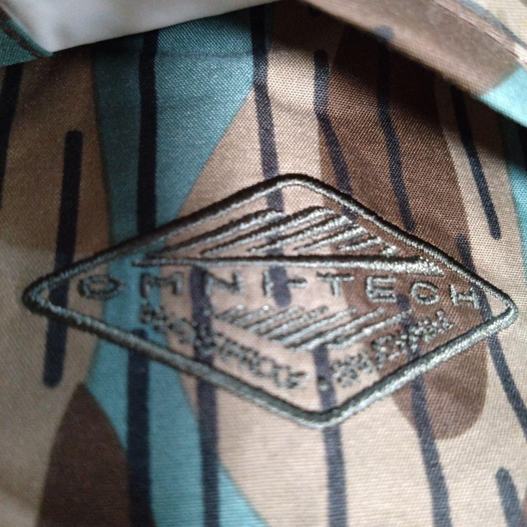 出品16日まで　Columbia 迷彩柄 スノーボード　スキー　ウェア 　上下M