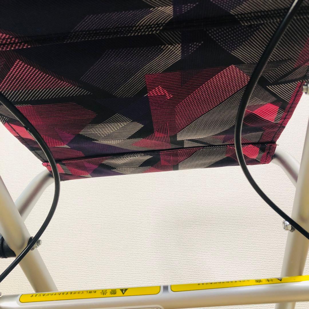 【美品、送料込み】車いす 軽量 コンパクト 介助式 簡易型 カドクラ　タッチ