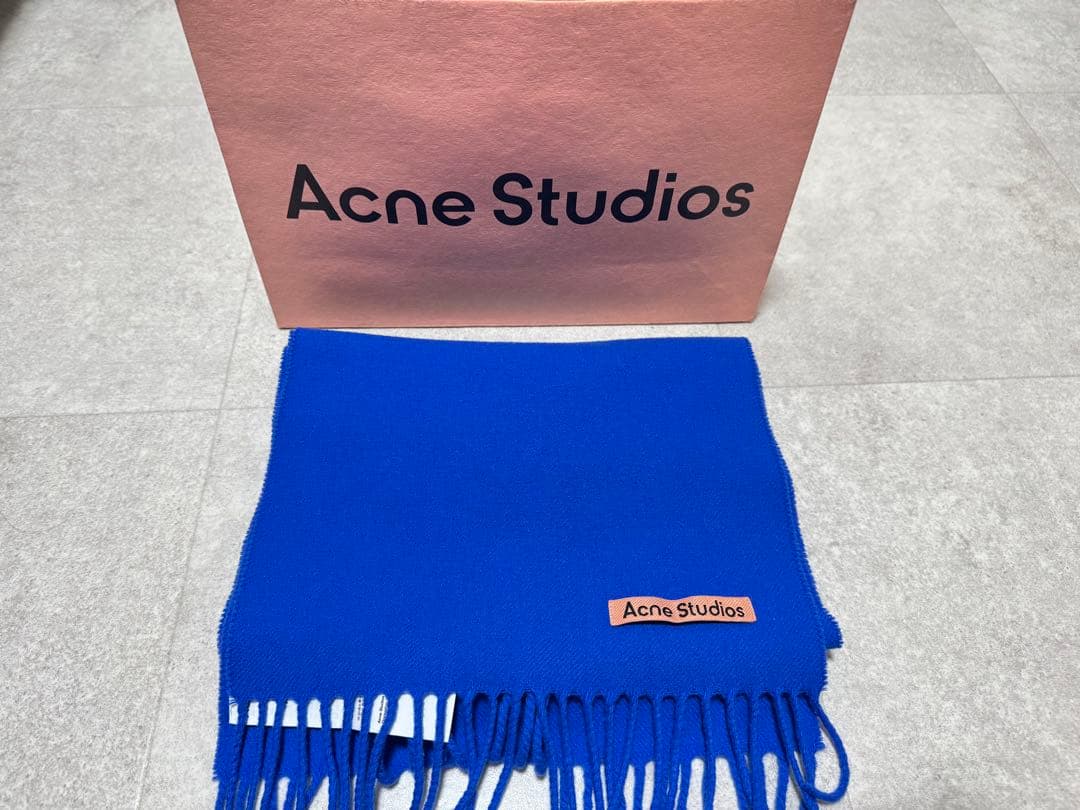 Acne Studios 青色 ウールマフラー