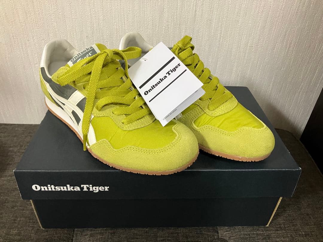 【2月セール】Onitsuka Tiger SERRANO