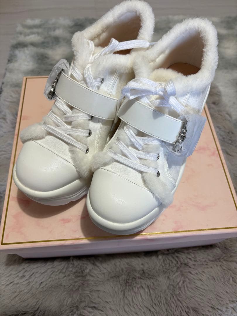 ☆新品☆ミシェルマカロン スエードファー付き Lサイズ