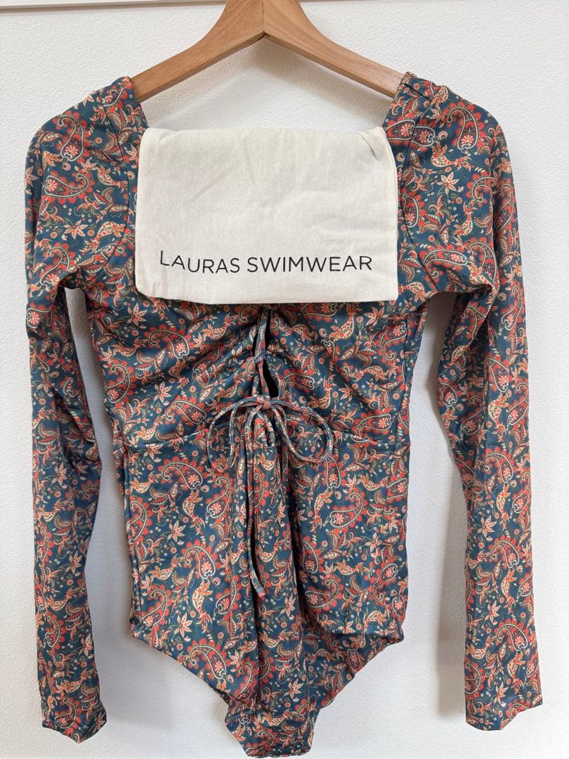 LAURAS SWIMWEAR ローラス　サーフスーツ