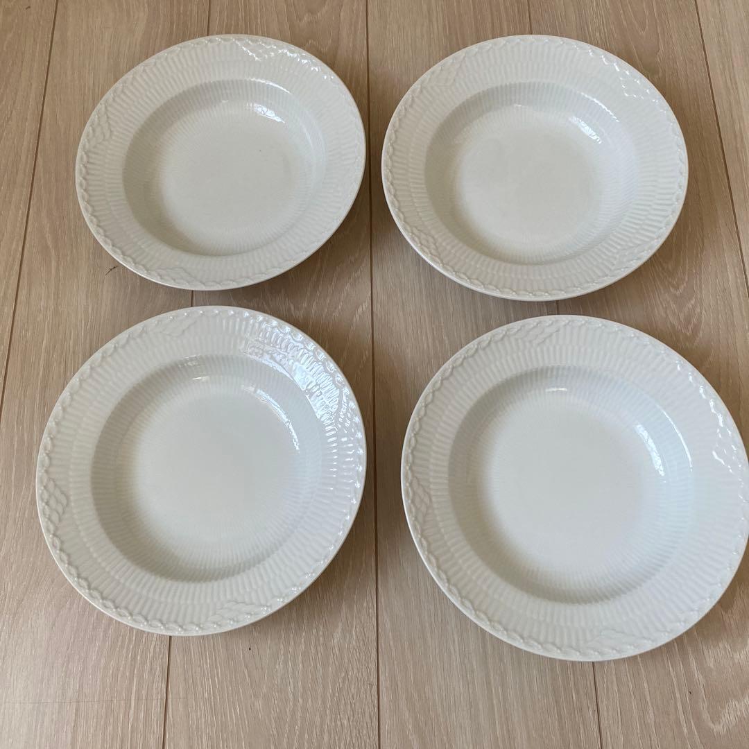 ロイヤルコペンハーゲン　ホワイトフルーテッド ハーフレース ディーププレート