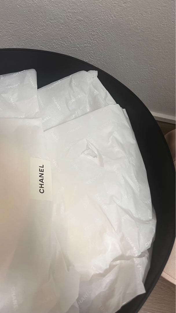 CHANEL（シャネル） キャップ ピンクベージュ パール付きCCロゴ サテン