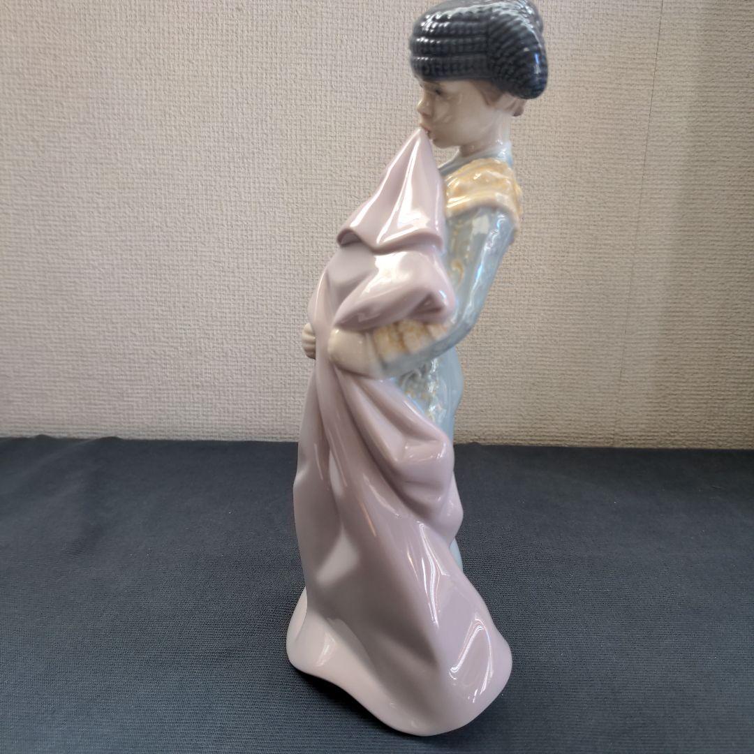 リヤドロ　陶器人形　010-06437 LIADRO