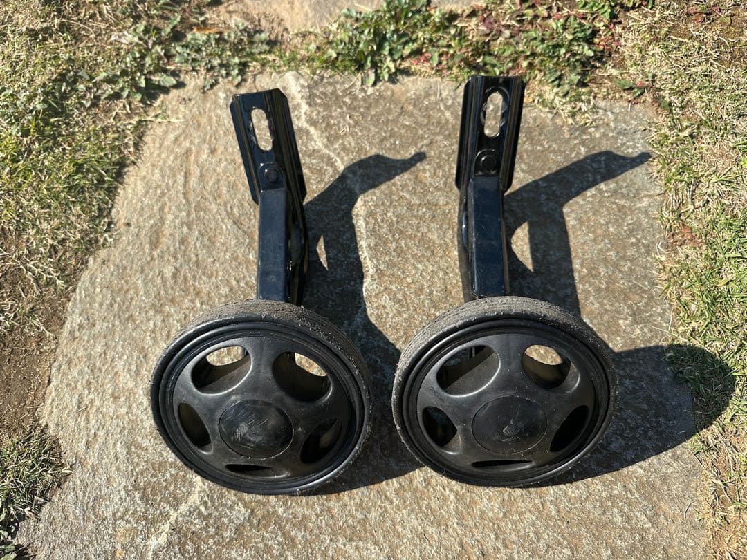 子供用　自転車16インチ　緑　黒　トイザらス