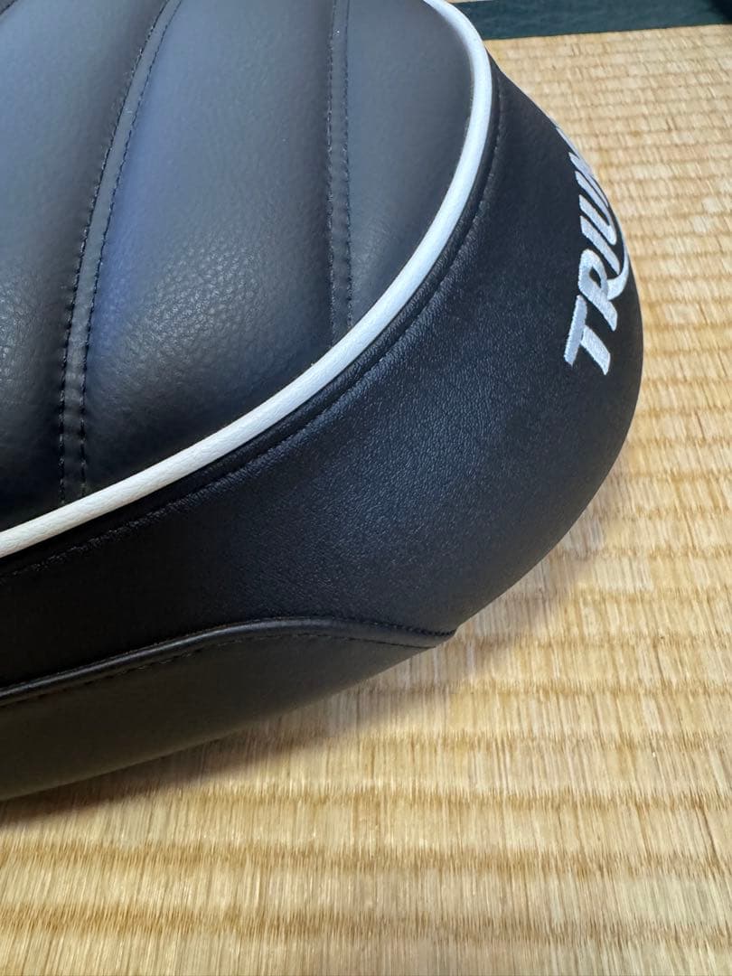 トライアンフボンネビルT120純正オプション　ローツインシート　A2302628