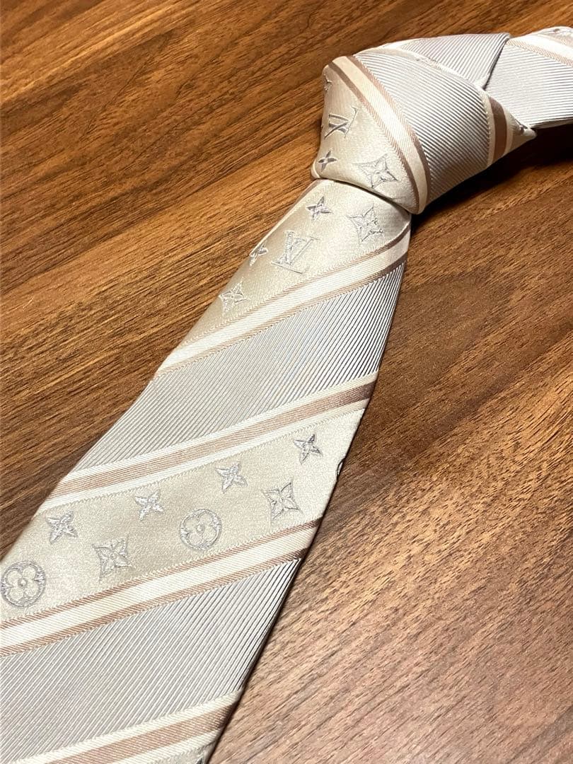 LOUIS VUITTON シルク ネクタイ ベージュ